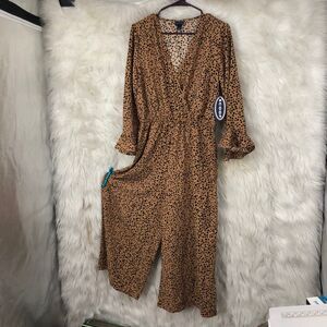 NWT Women’s Faux Wrap Jumpsuit, Leopard Print, Lightweight Poly, Wide Leg SZ M